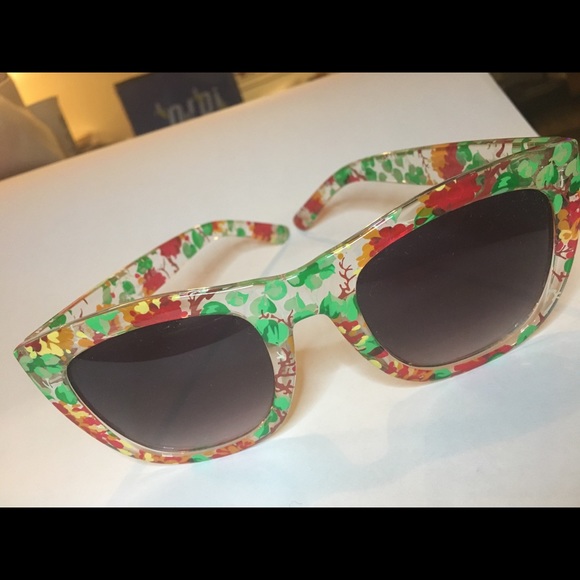 Sunglasses - Picture 3 of 4